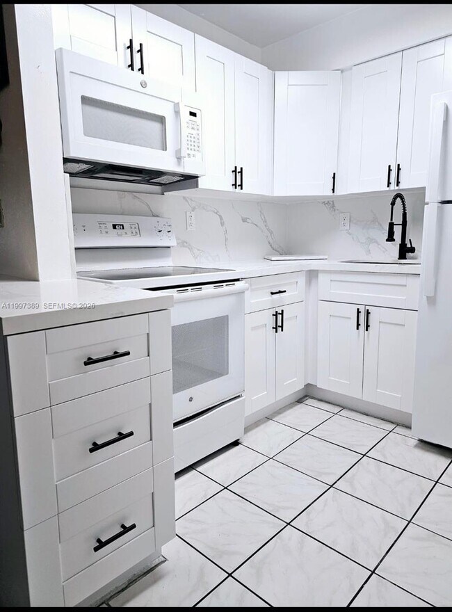 Foto del edificio - 8701 SW 141st St