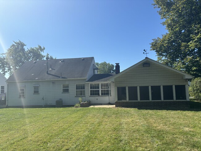 Foto del edificio - 412 Joan Ave SE