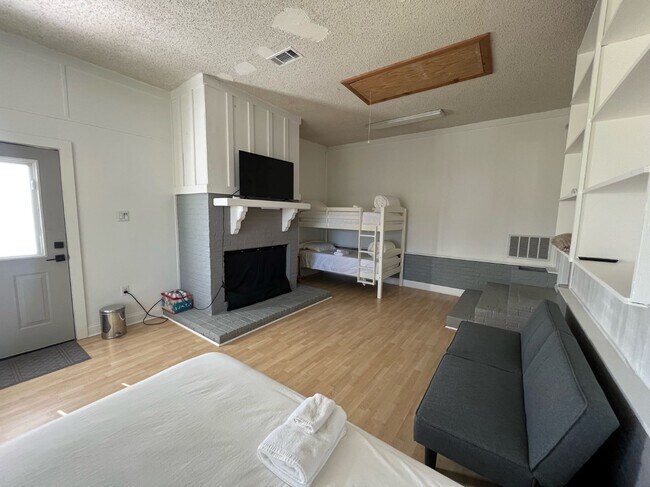 Foto del edificio - 244 Linda Ave