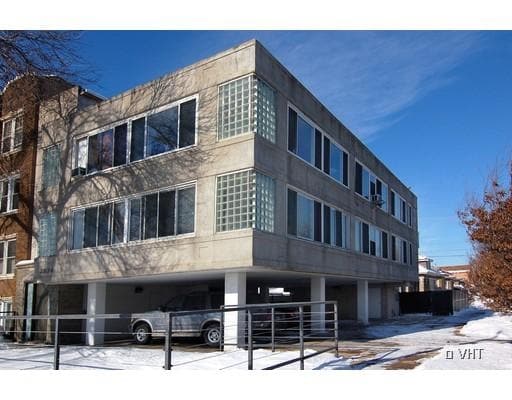 Primary Photo - 2834 W Addison St