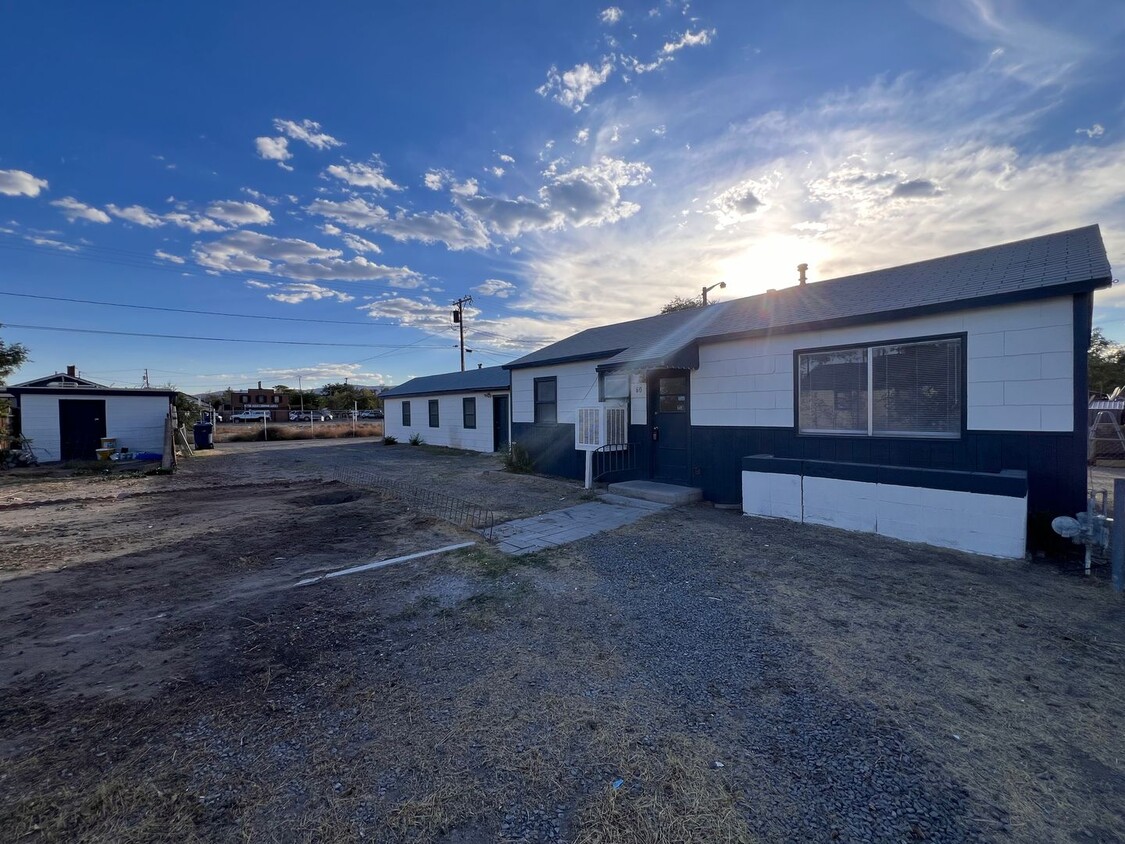 Primary Photo - Cute 1 bedroom Fernley home with garage!