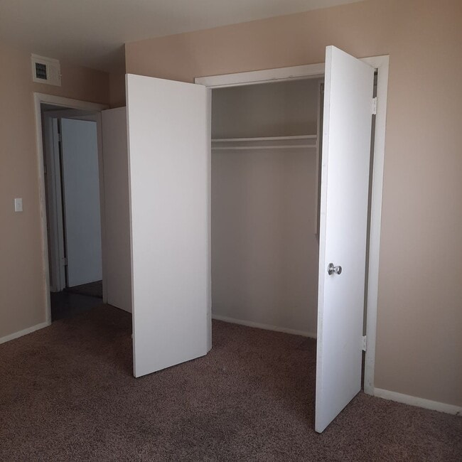 Foto del edificio - 2 bdrm 2 bath apt.