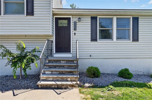 Foto del edificio - 8003 Bamm Hollow Rd