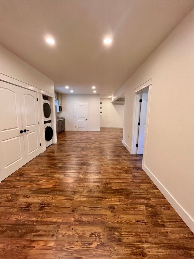 Building Photo - 1184 Rutherford Dr