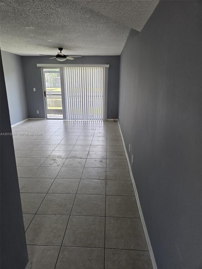 Foto del edificio - 8040 N Colony Cir
