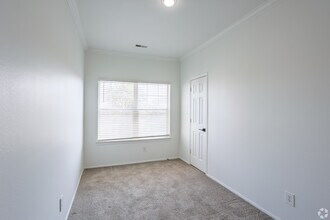 Building Photo - ReNew Jordan Creek