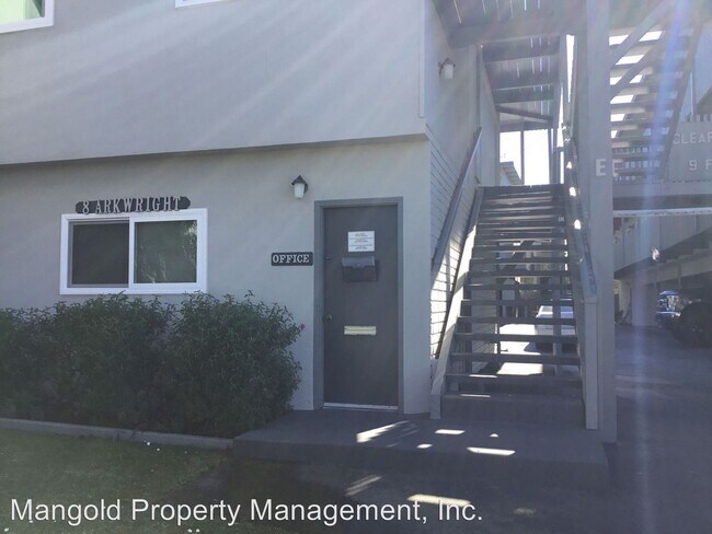 Foto del edificio - 8 Arkwright Ct