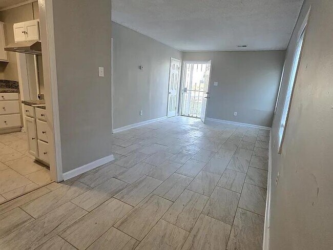Foto del edificio - 3198 Millwood Rd