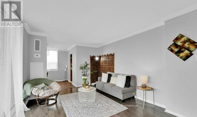 Building Photo - 5 Old Sheppard Ave