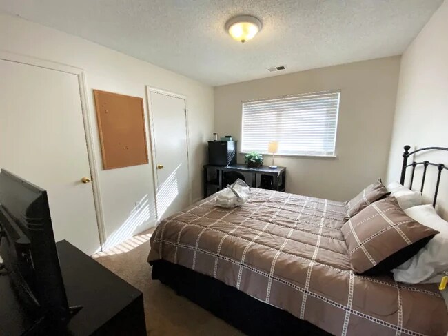 Foto del edificio - 303 Smith Level Rd