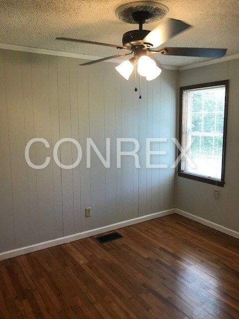 Foto del edificio - 102 Overbrook Cir
