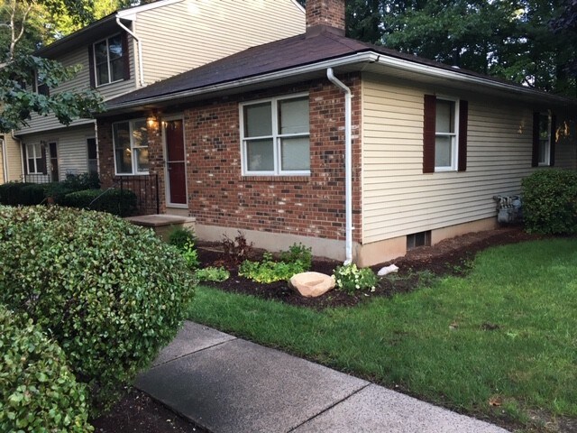 Primary Photo - 2 Windwood Dr