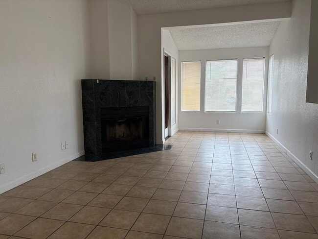 Photo - 1820 E Morten Ave Apartment