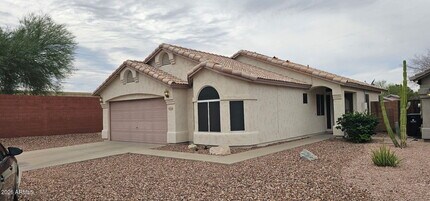 Building Photo - 1115 E Pontiac Dr
