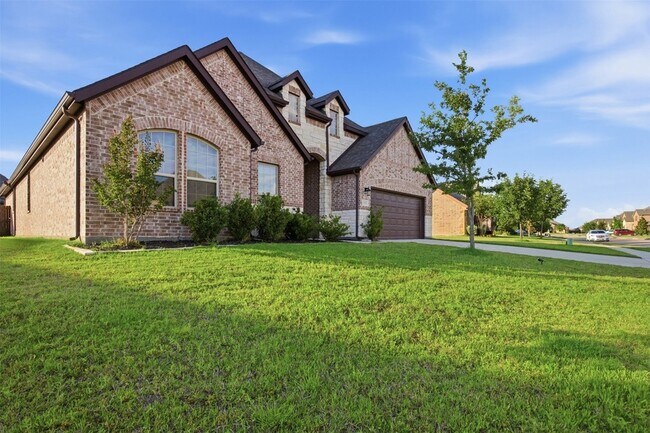 Building Photo - 208 Sequoia Dr