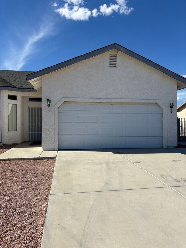 Building Photo - 2690 Dapple St