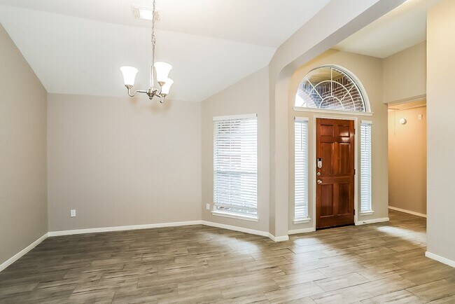 Foto del edificio - 5113 Orange Blossom Ct