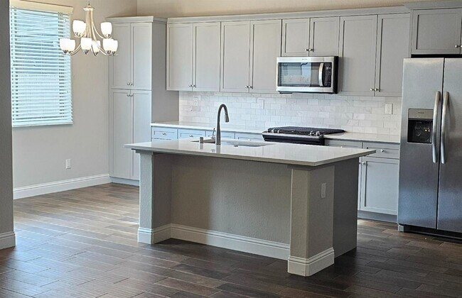 Foto del edificio - 6211 E Sasha Dr