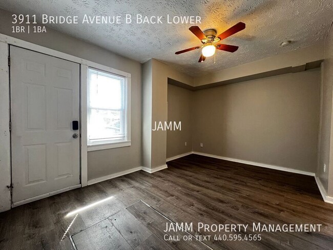 Foto del edificio - 3911 Bridge Ave