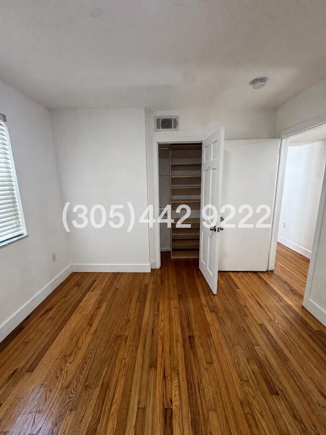 Building Photo - 15 Sidonia Ave