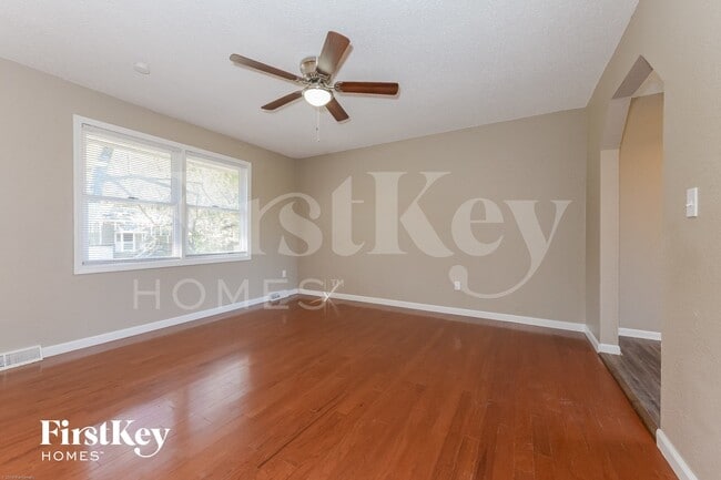 Foto del edificio - 417 SE Claremont St