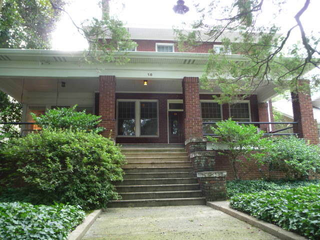 Building Photo - 18 Avery Dr NE