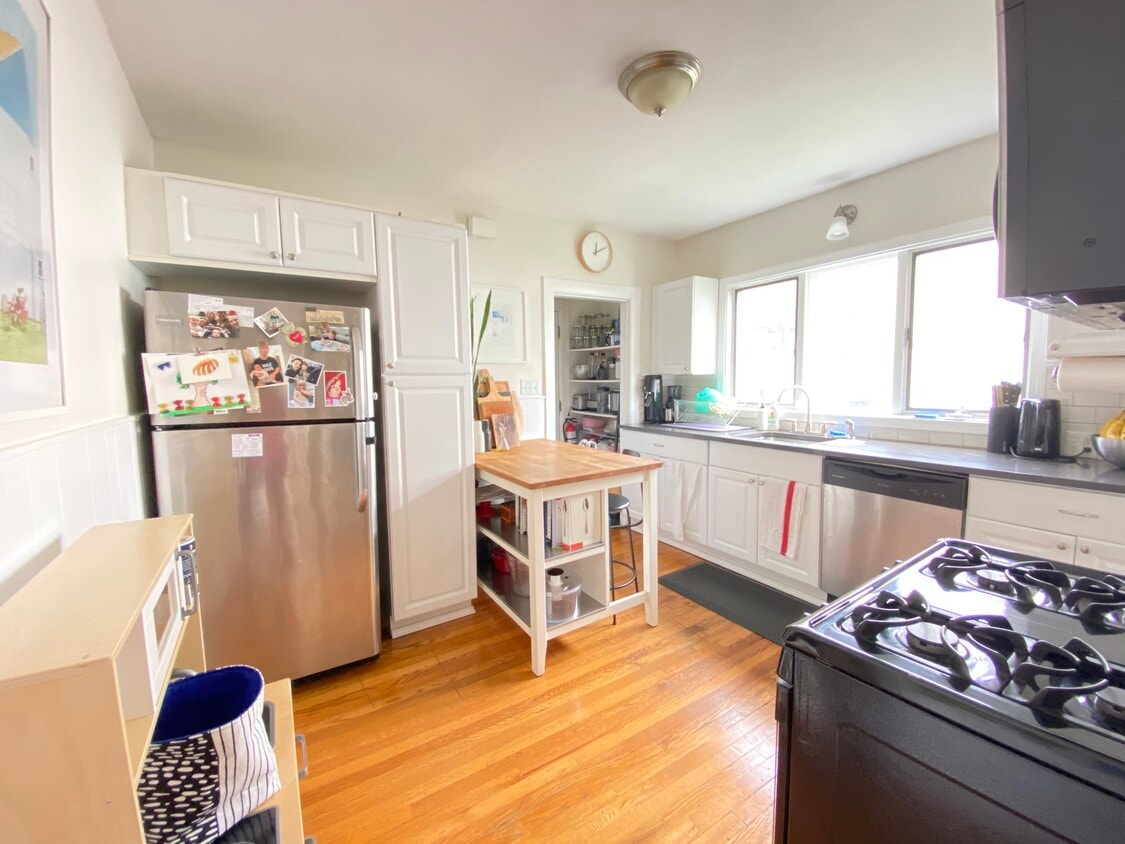 Primary Photo - 278 Willis Ave