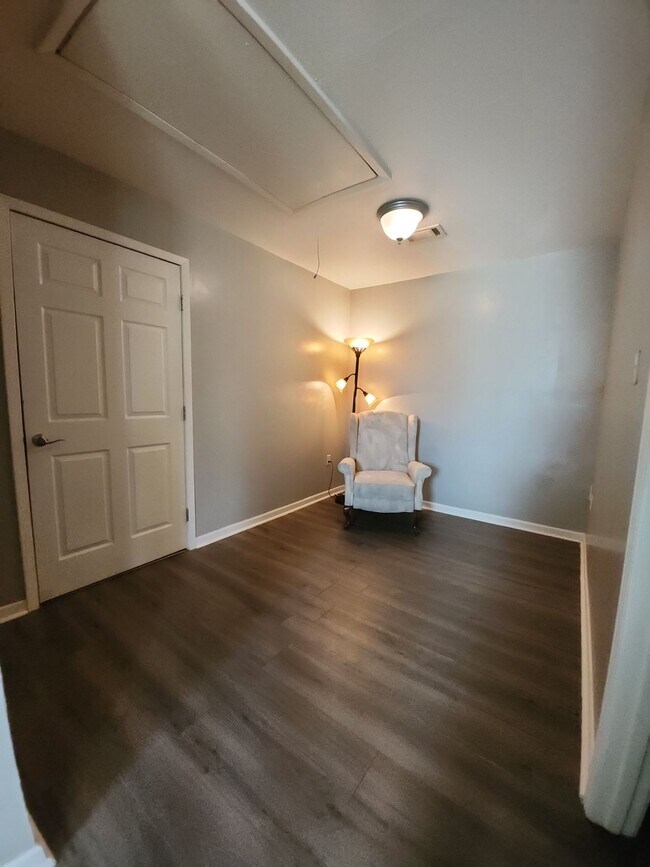 Building Photo - 1902 Grant St