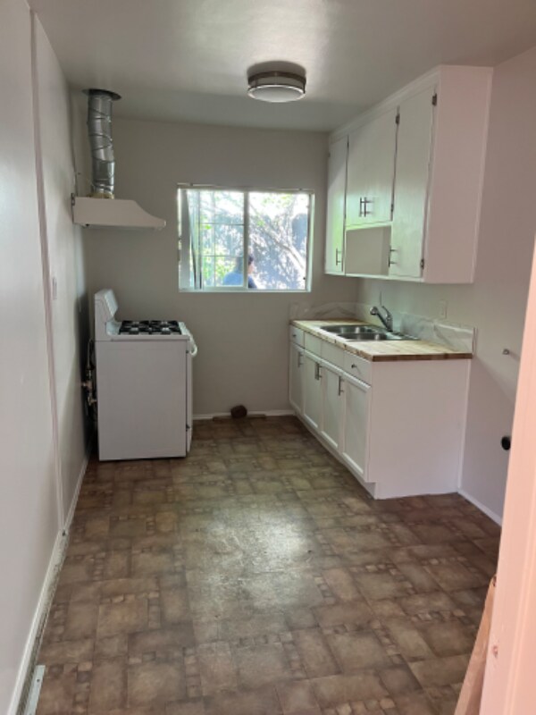 Foto del edificio - 318 W Ramona Rd