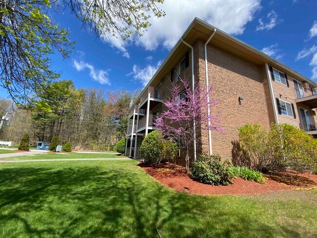 Foto del edificio - 383 Huse Rd