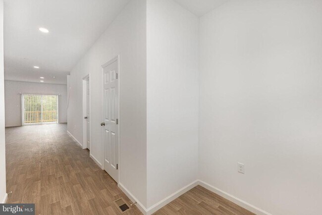 Foto del edificio - 7880 Briarwood Dr