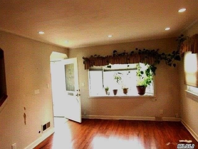 Foto del edificio - 78-36 271st St