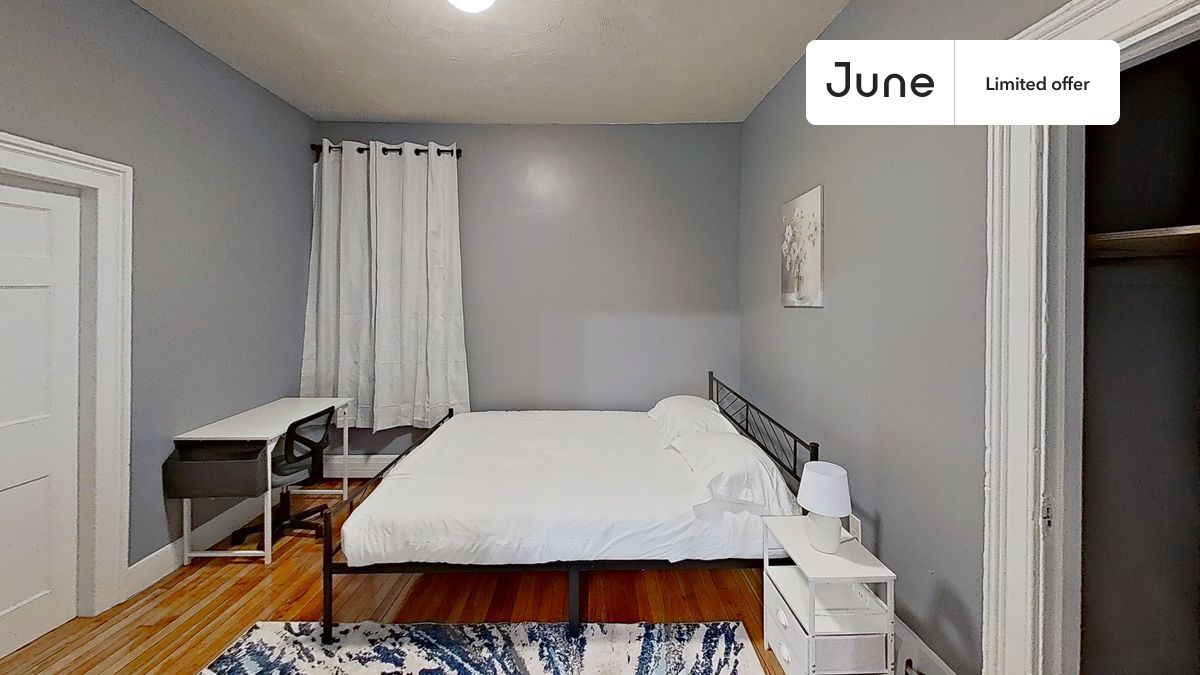 Primary Photo - Private bedroom in 4 bed/1.5 bath Home