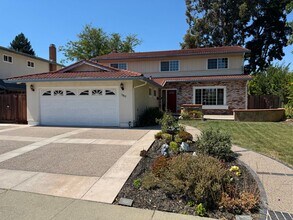 Building Photo - 7817 Knollbrook Dr