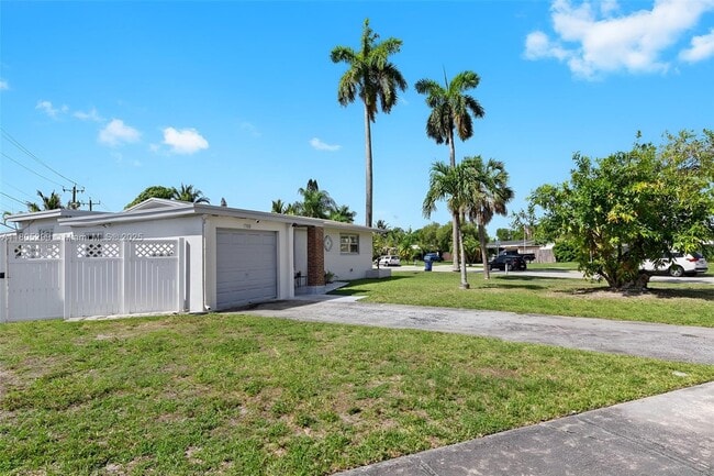 Building Photo - 1708 NW 58th Ave