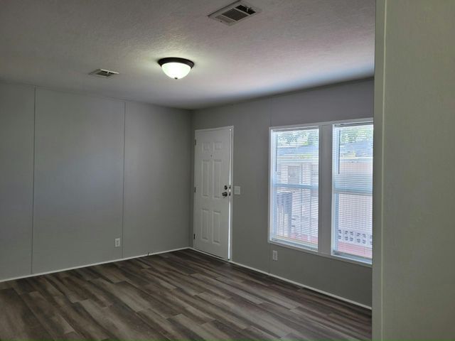 Foto del edificio - 5119 NE 1st Terrace