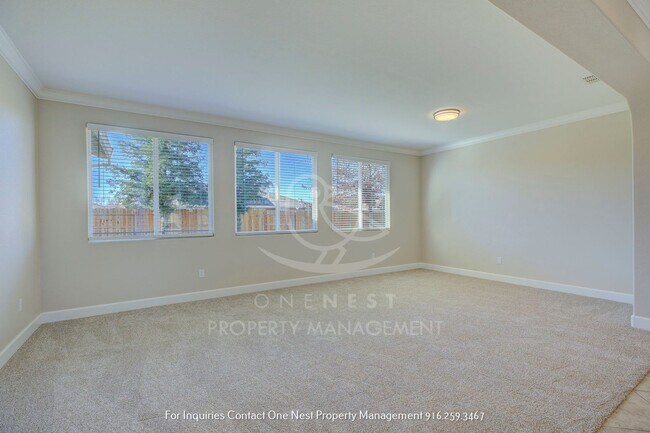 Building Photo - Plumas Lake Beauty! 4 Bedroom, 2 bathroom,...