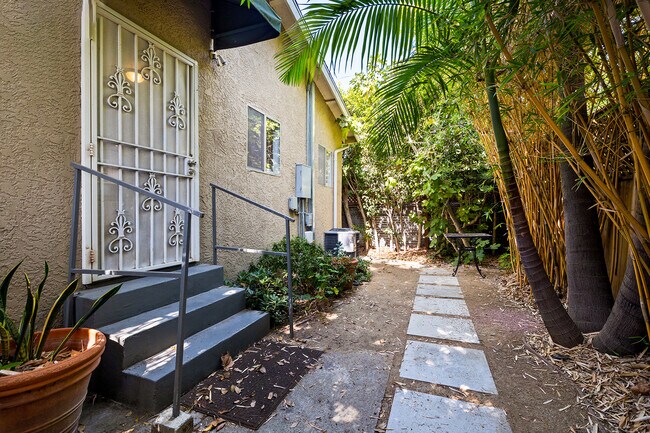 Patio trasero - 1766 Carmona Ave