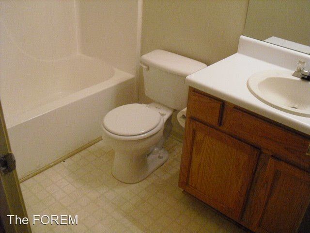 Building Photo - 4 br, 2.5 bath House - 4870 Lake Park Lane