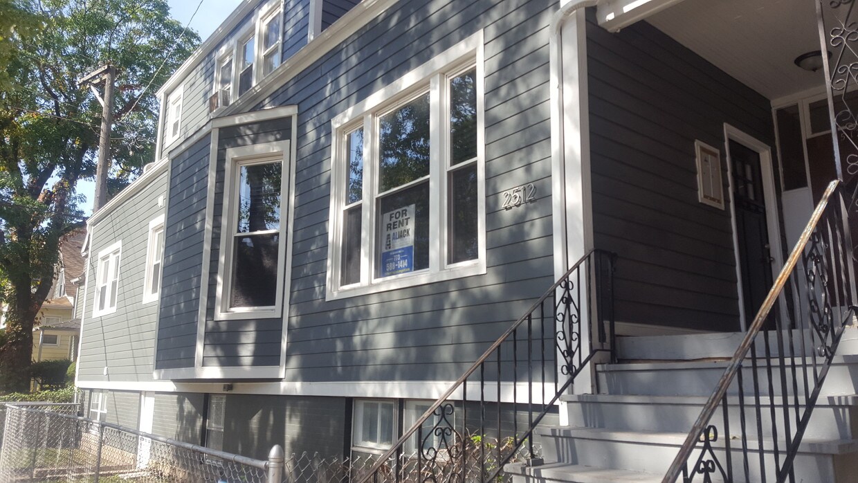 2512 W Argyle St, Chicago, IL 60625 2512 W Argyle St Chicago, IL