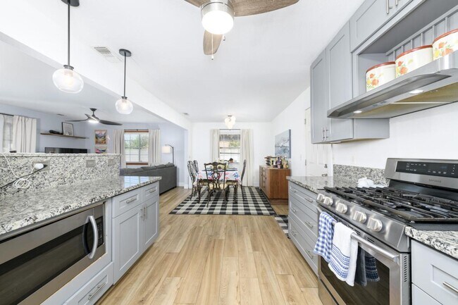 Building Photo - Nice spacious home near Citrus Heights