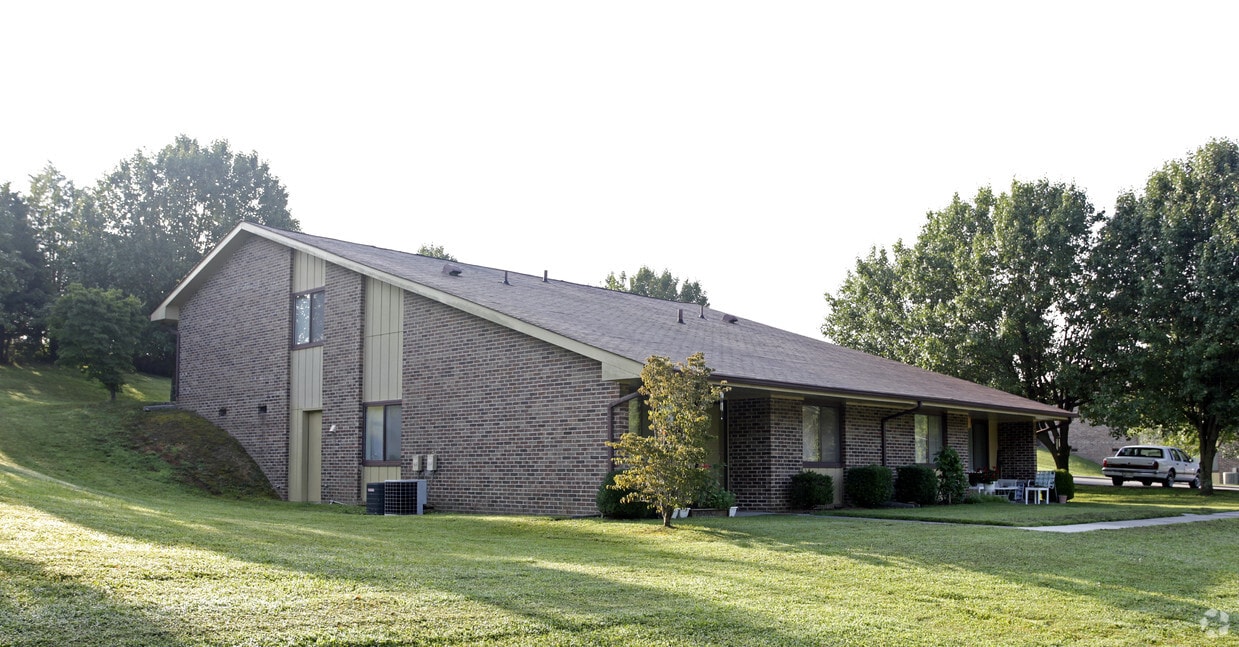 Renaissance Square - Riverview Apartments