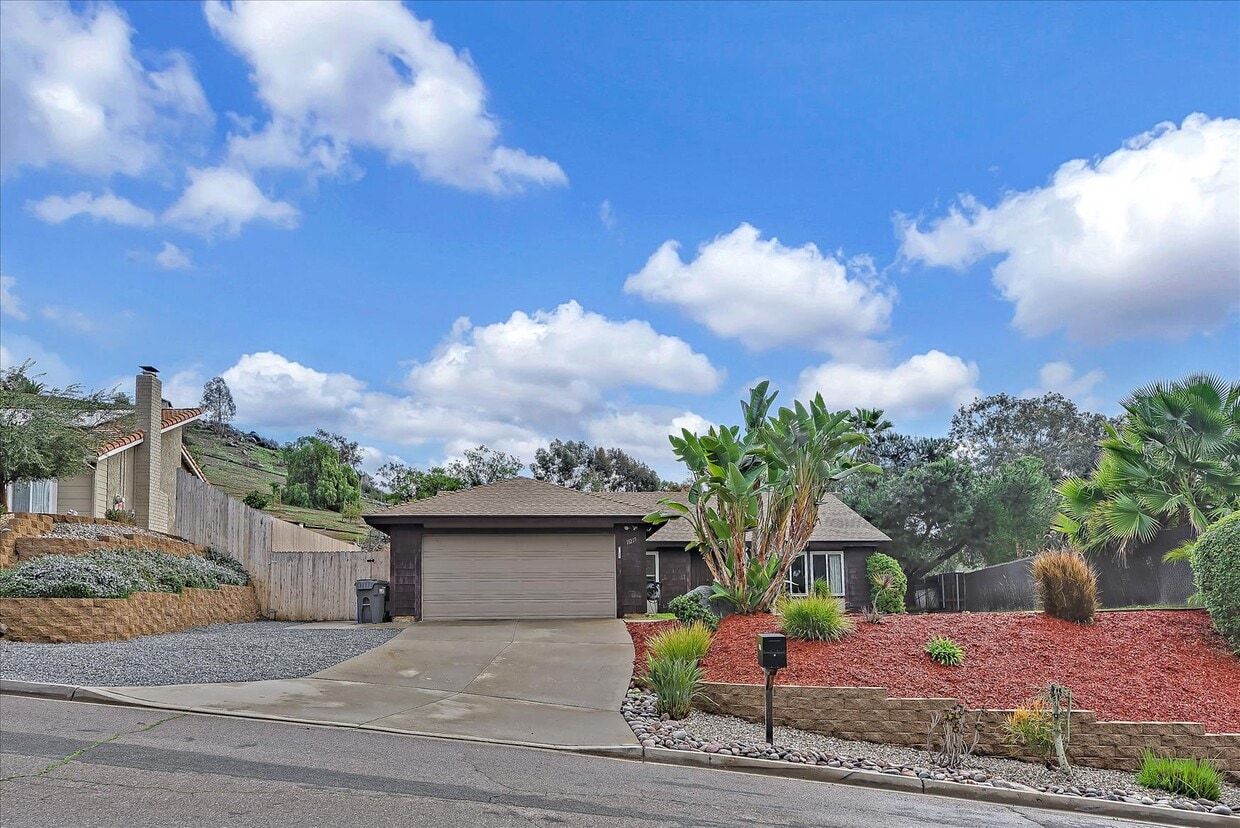 Primary Photo - 11217 Huntingride Cir