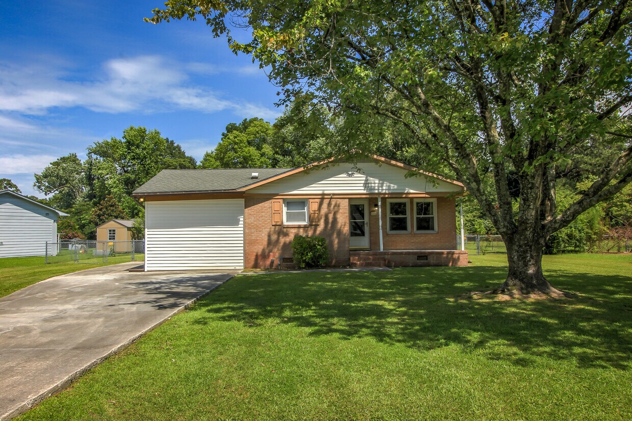 Foto principal - 105 Sandy Ln