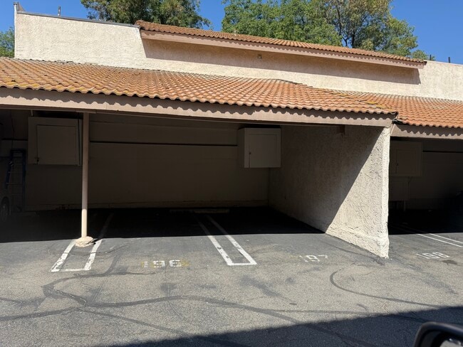 Building Photo - 5800 Kanan Rd