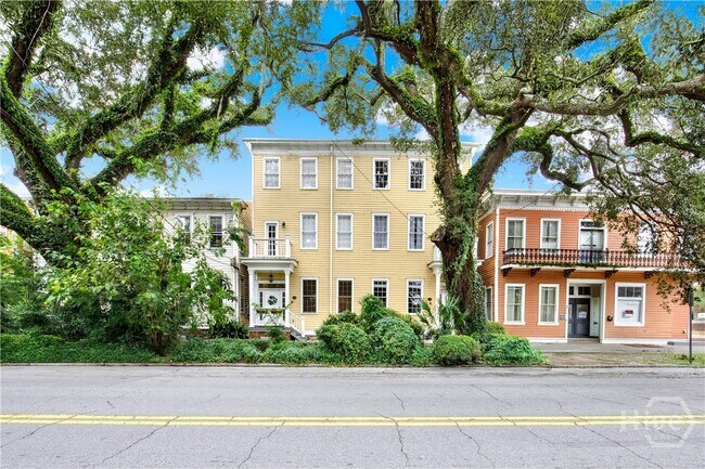 Foto del edificio - 523 E Broad St