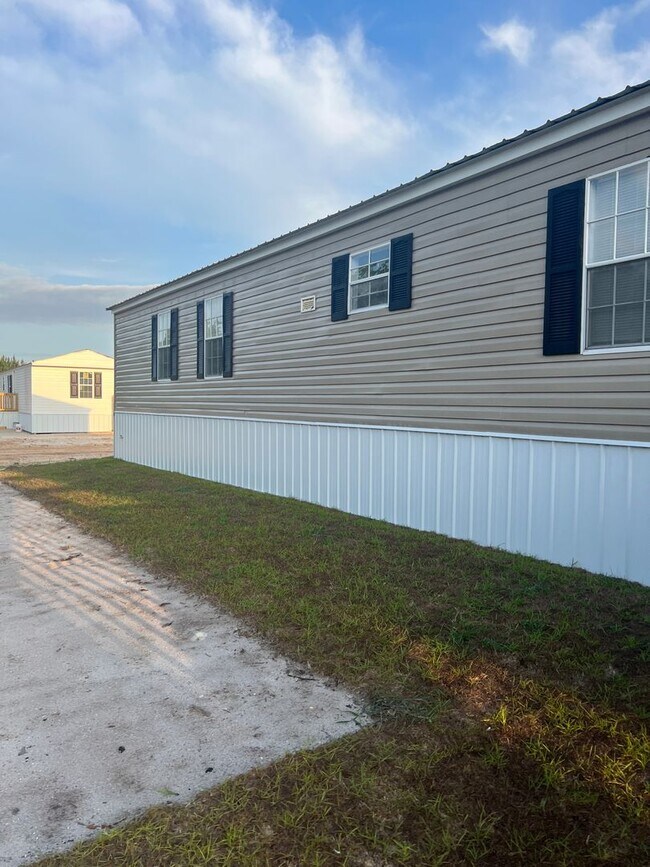 Foto del edificio - Move in ready!! 2BD/2BA spacious mobile home!