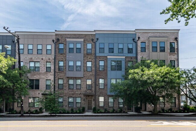 Foto del edificio - For Rent: Modern 3-Bedroom Condo in Richmond