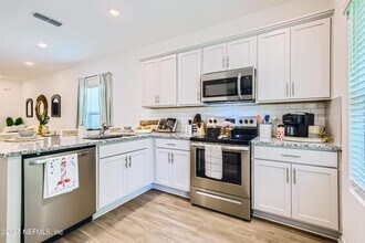 Building Photo - 78 Pamplona Dr