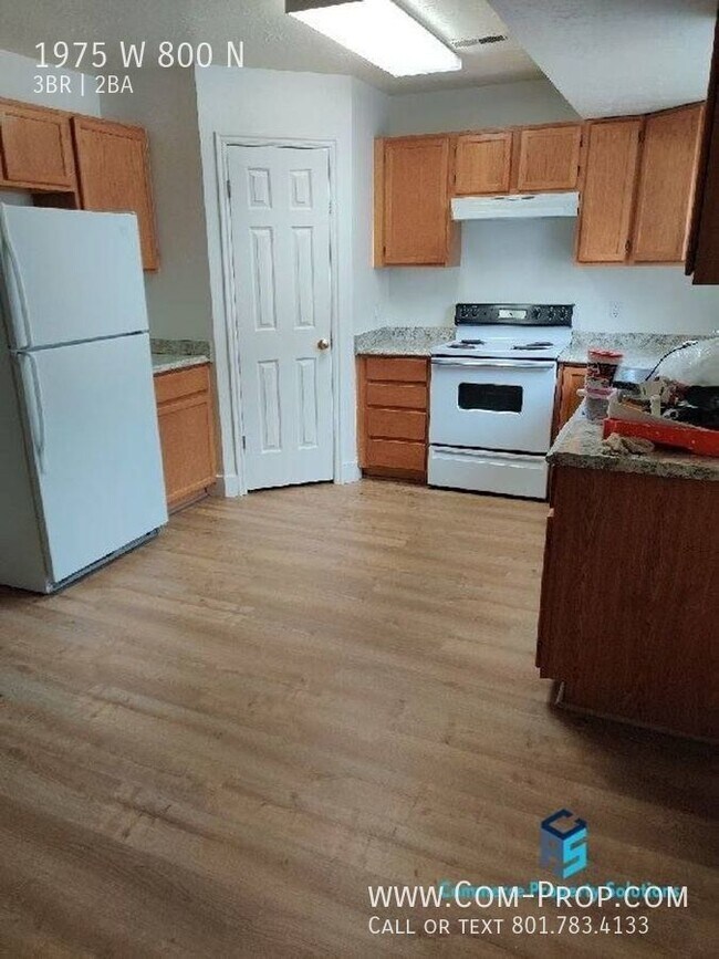 Building Photo - 3 Bedroom 1.5 Bath Split Level Rental in P...